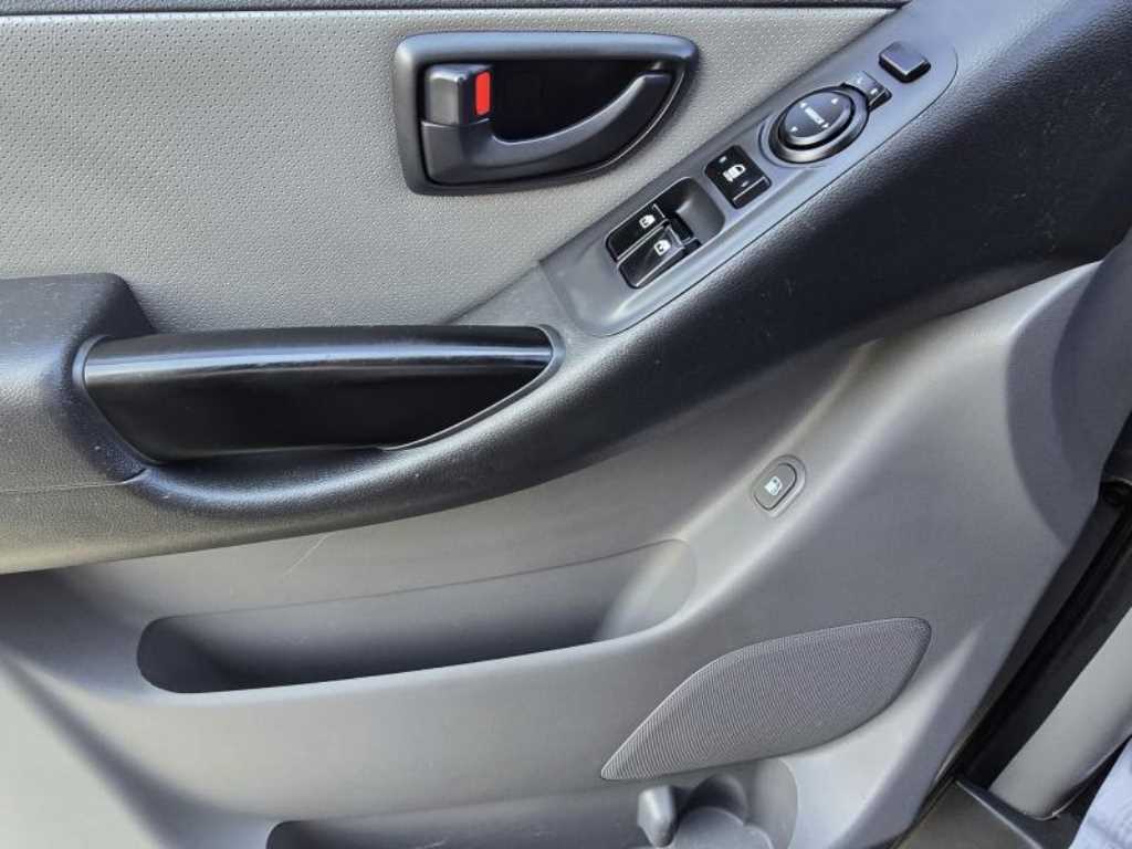 HYUNDAI Starex - Vista 12