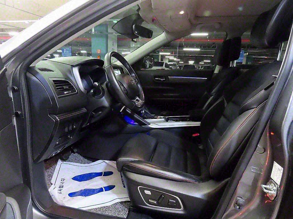 SAMSUNG QM6 - Vista 6