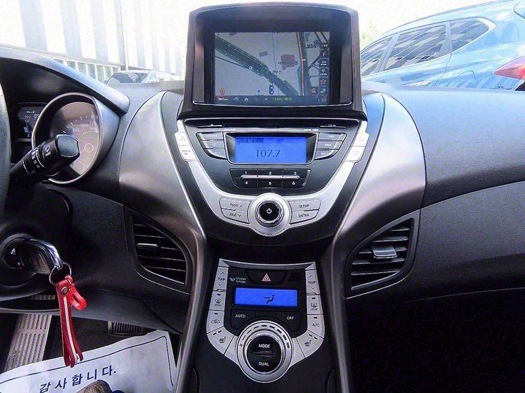 HYUNDAI Avante 2012 Plateado - Importación desde Corea - HF Imports Iquique - Foto 13