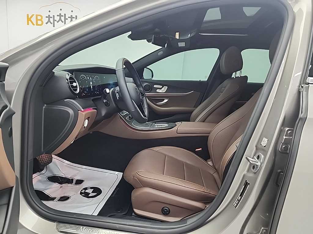 Mercedes Benz E class - Vista 11