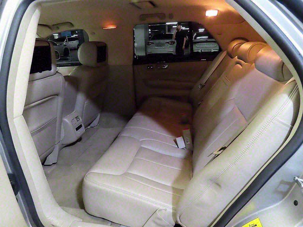 Cadillac DTS - Vista 7