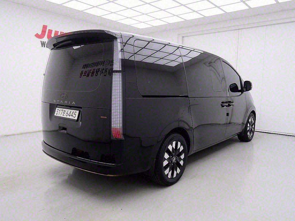 HYUNDAI Staria - Vista 4
