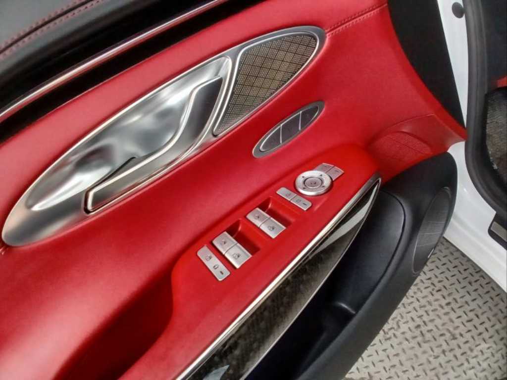 Genesis GV70 - Vista 7