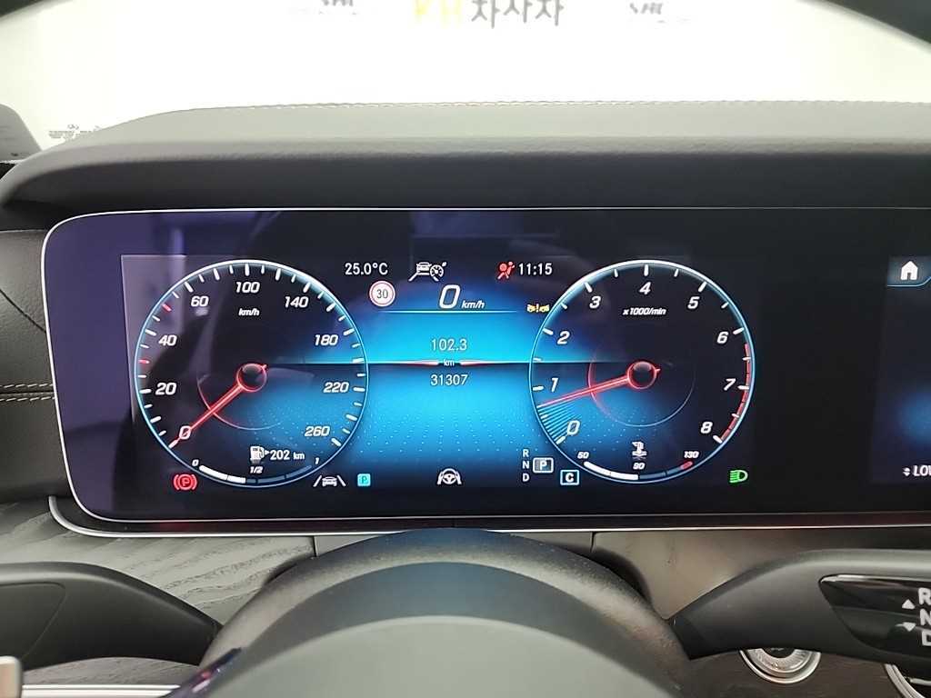 Mercedes Benz E class - Vista 6