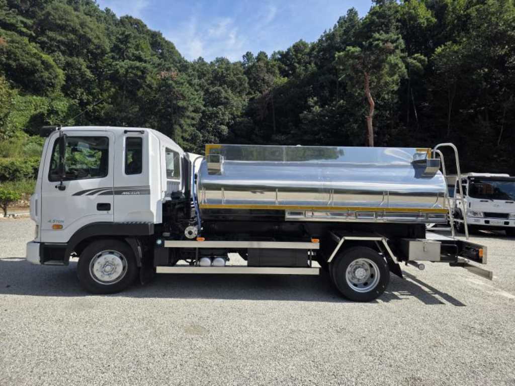 medium and large cargo Rory - Vista 8