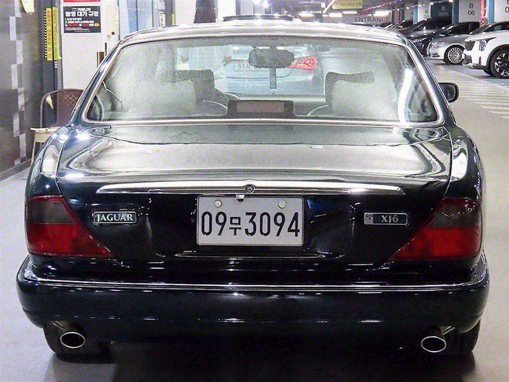 Jaguar XJ - Vista 5