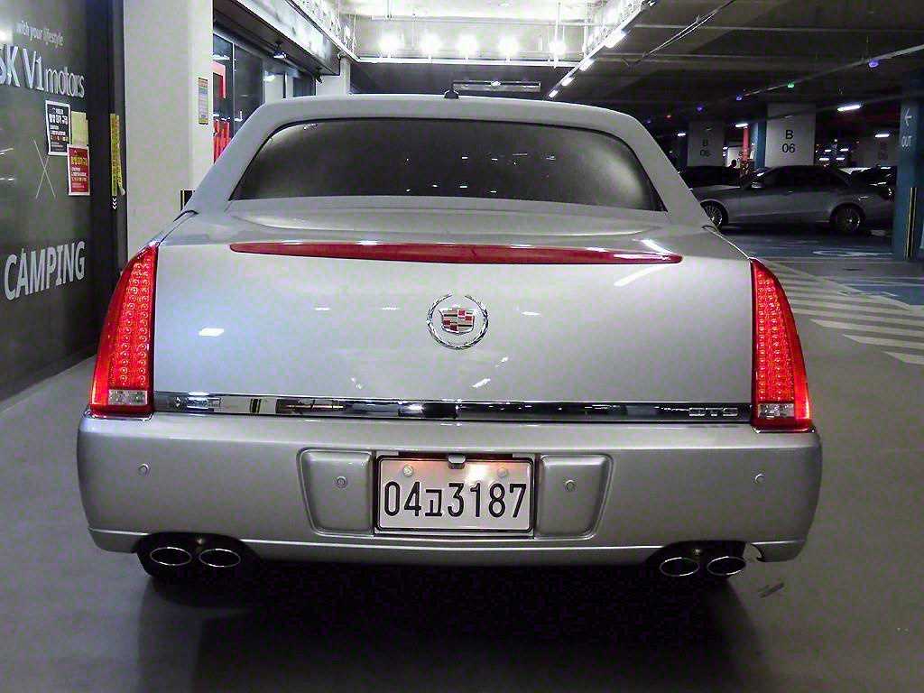 Cadillac DTS - Vista 5
