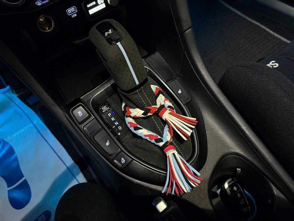 HYUNDAI Veloster - Vista 12