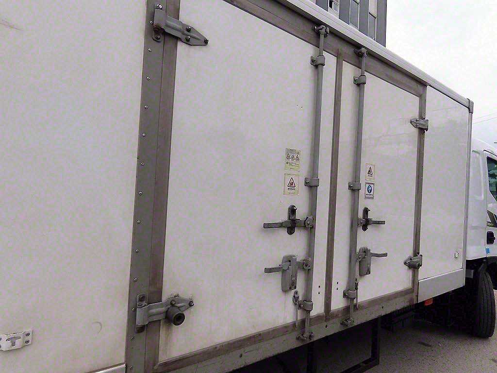 medium and large cargo truck - Vista 6