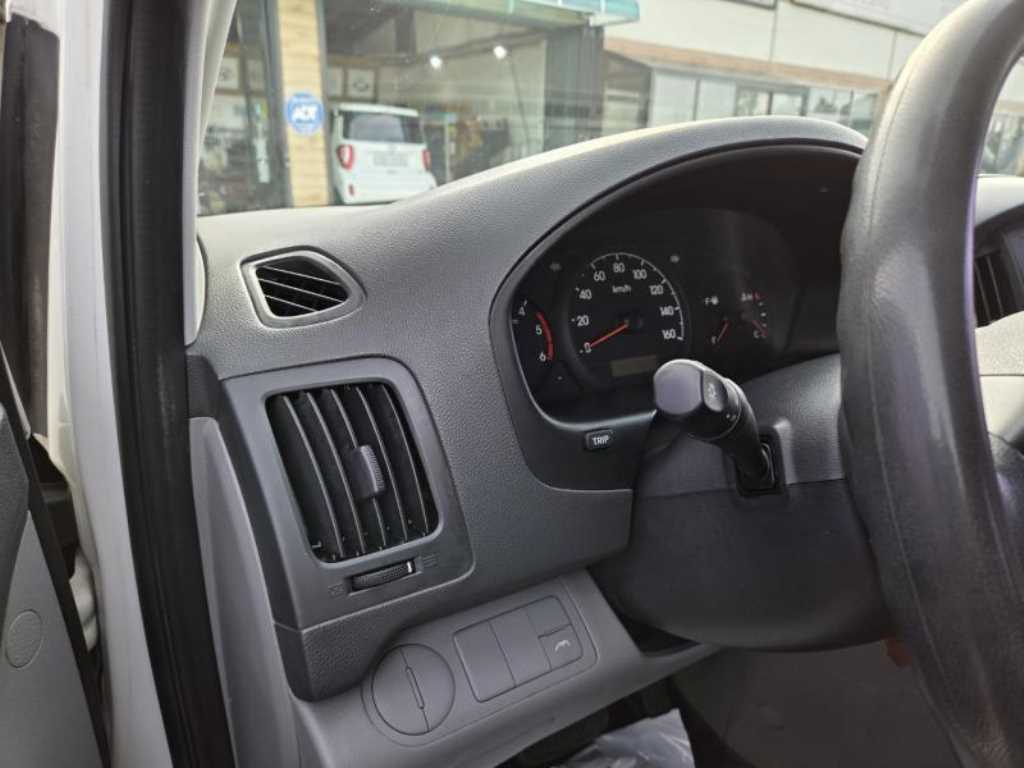 HYUNDAI Starex - Vista 12