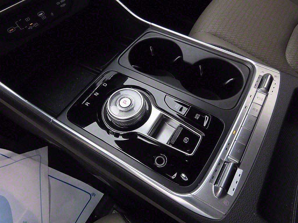 KIA Carnival - Vista 12