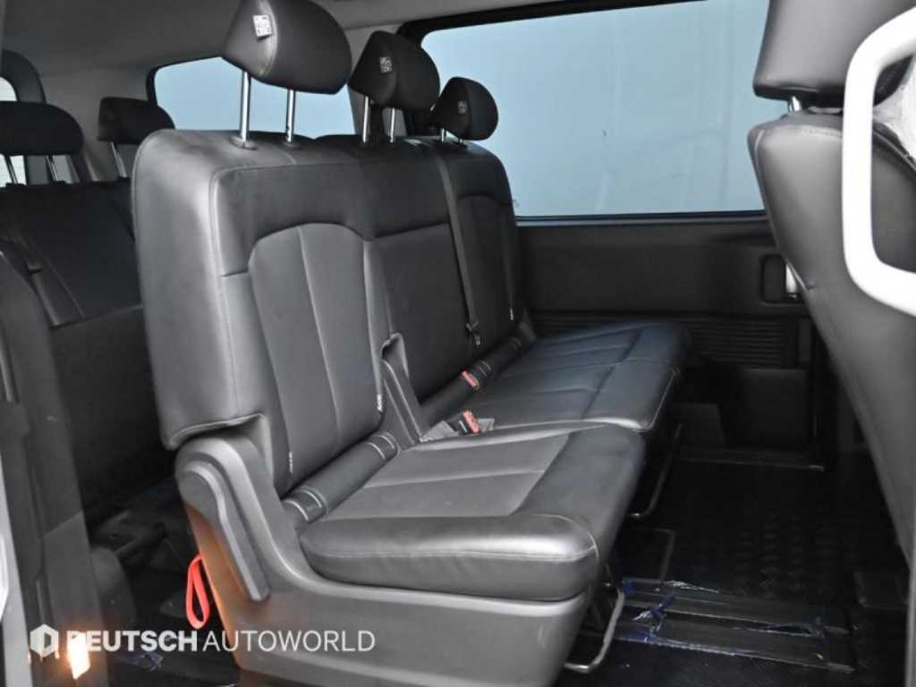 HYUNDAI Staria - Vista 12