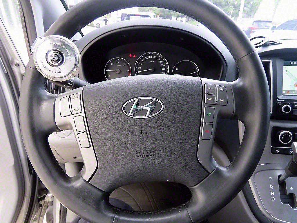 HYUNDAI Starex - Vista 8