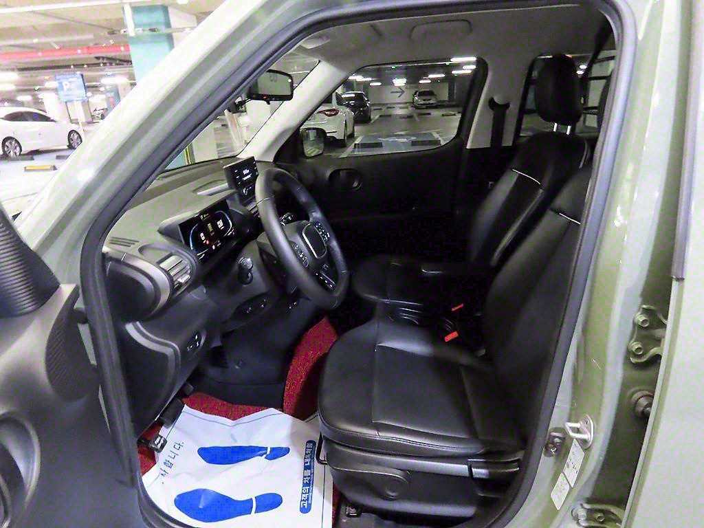 HYUNDAI Casper - Vista 6