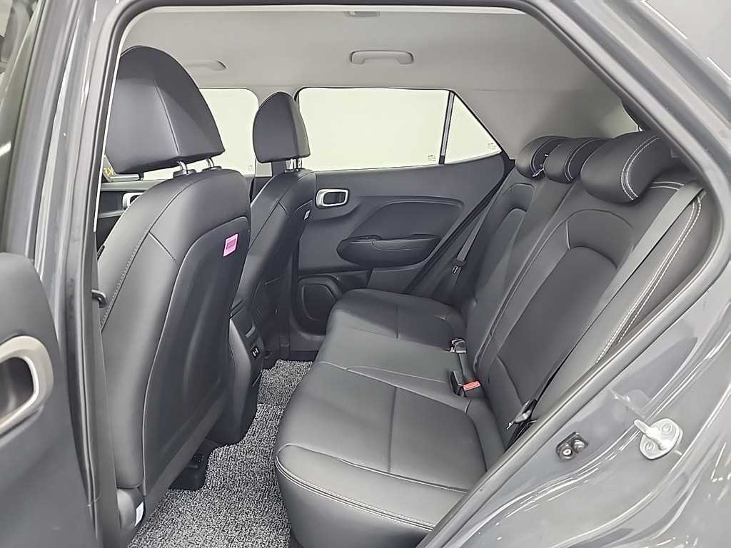 HYUNDAI Venue - Vista 12