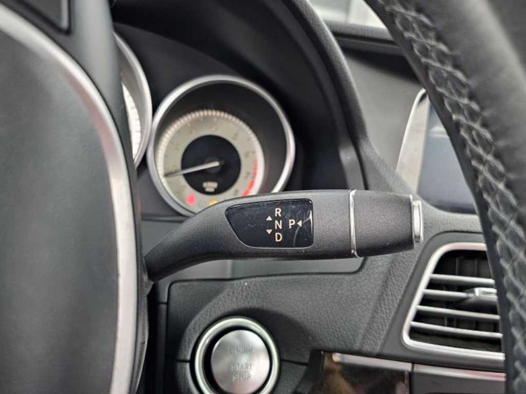 Mercedes Benz E class - Vista 9