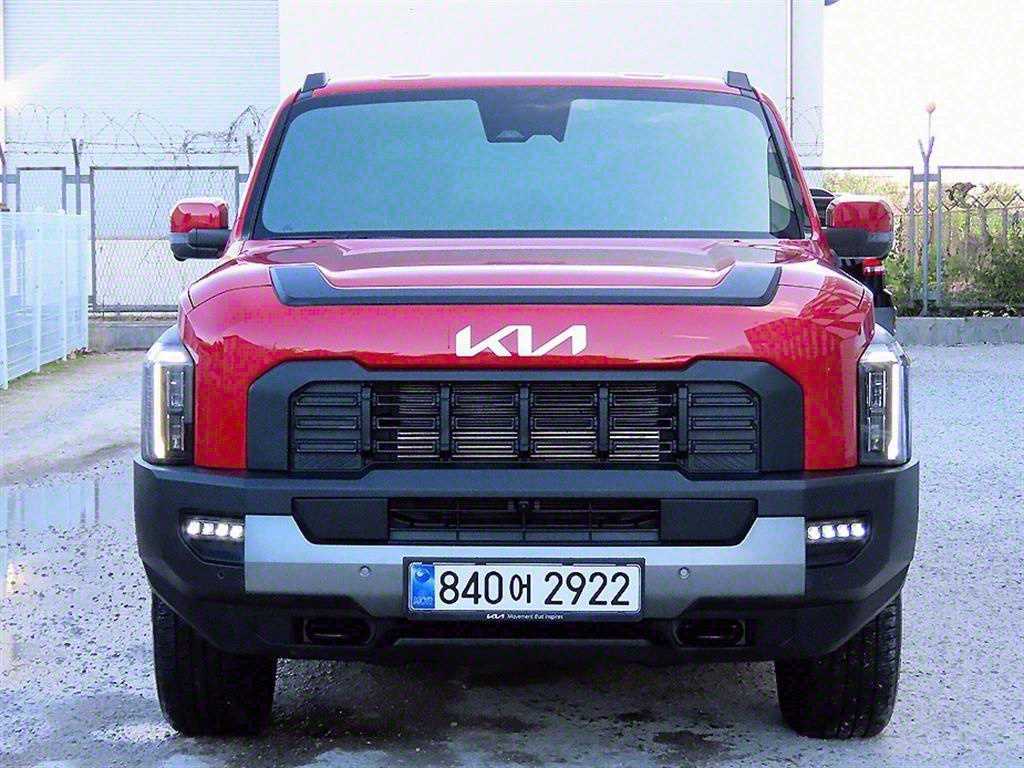 KIA Tasman 2026 Rojo - Importación desde Corea - HF Imports Iquique - Foto 1