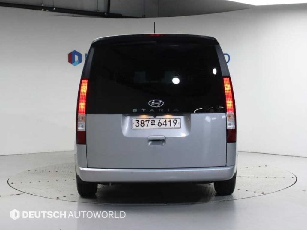 HYUNDAI Staria - Vista 4