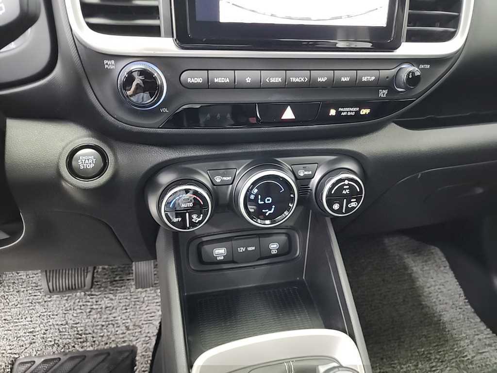 HYUNDAI Venue - Vista 10