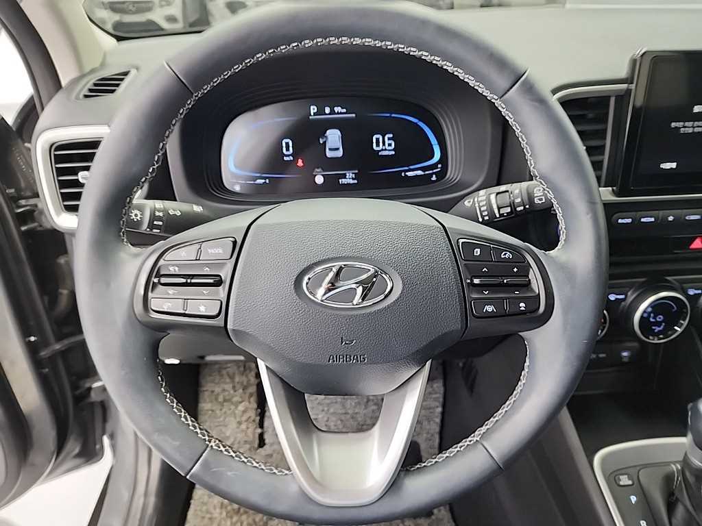HYUNDAI Venue - Vista 9