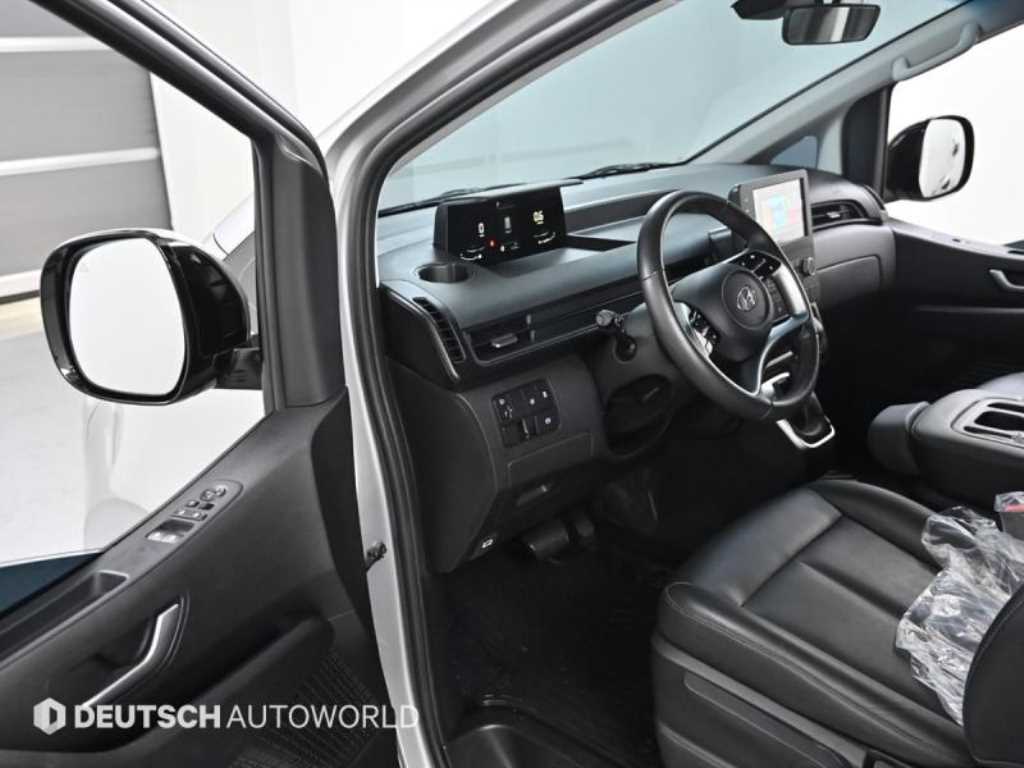 HYUNDAI Staria - Vista 11