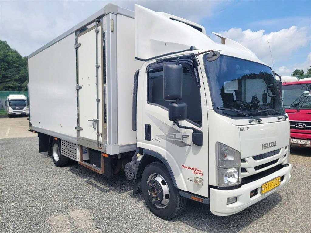 medium and large cargo truck - Vista 4