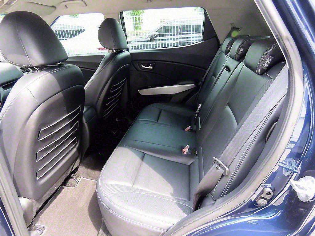 Ssangyong Tivoli - Vista 6