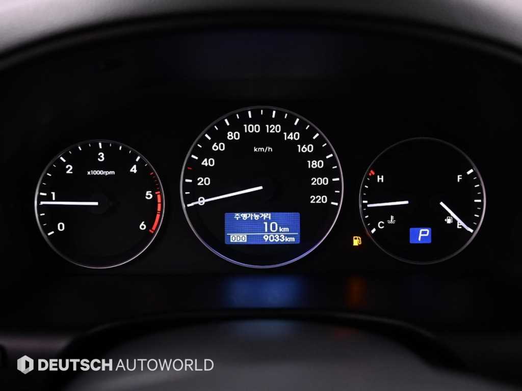 HYUNDAI Starex - Vista 8