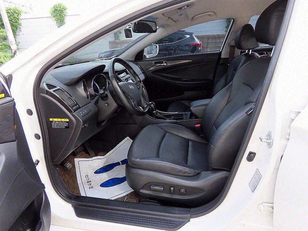 HYUNDAI Sonata - Vista 6