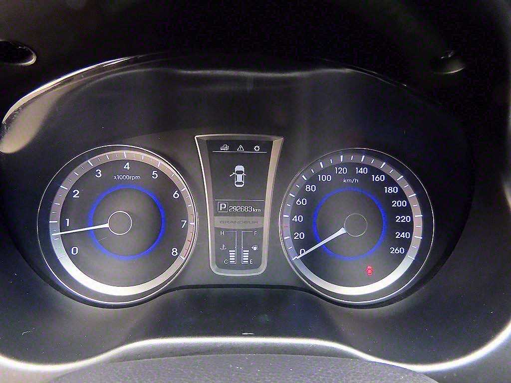 HYUNDAI Grandeur - Vista 9