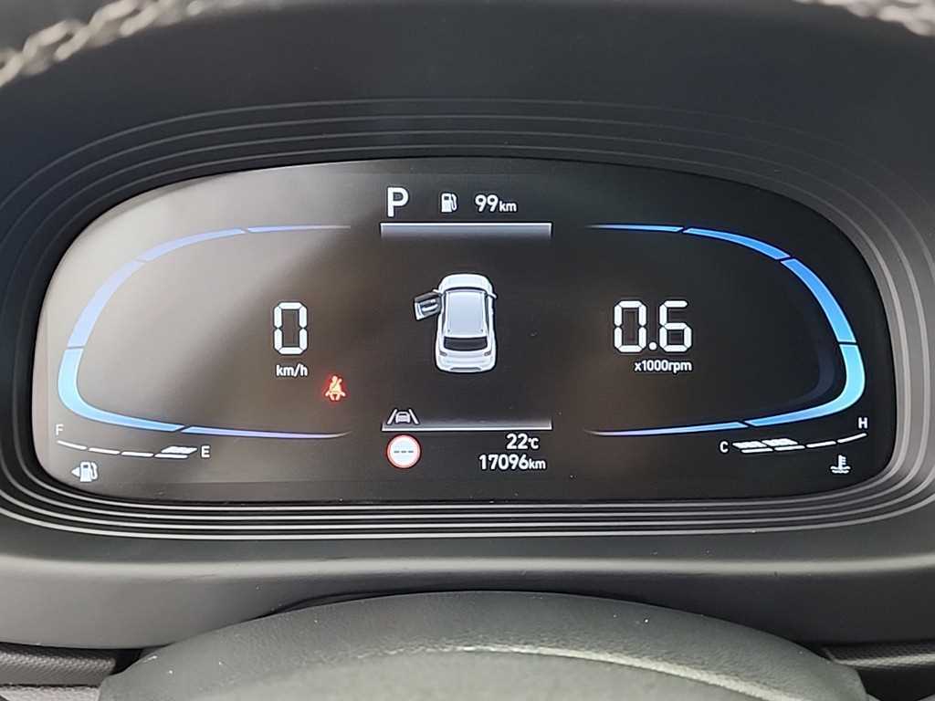 HYUNDAI Venue - Vista 6