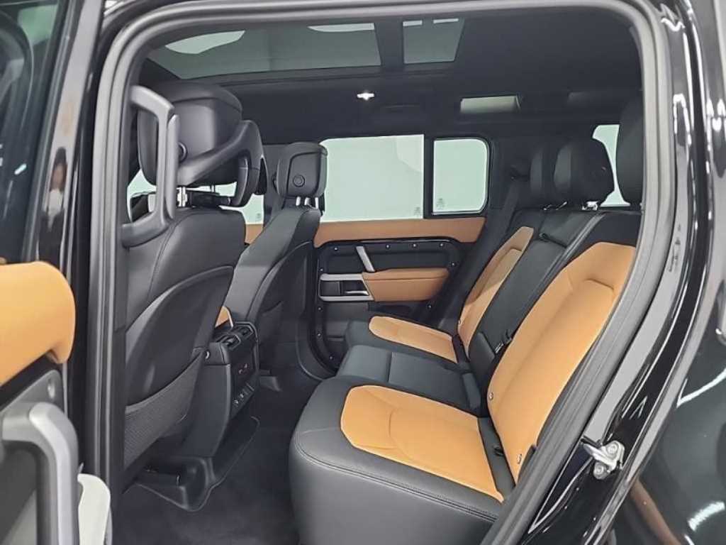 Land Rover Defender - Vista 12