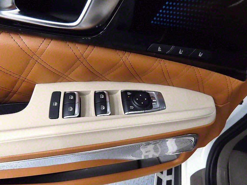 KIA Carnival - Vista 11