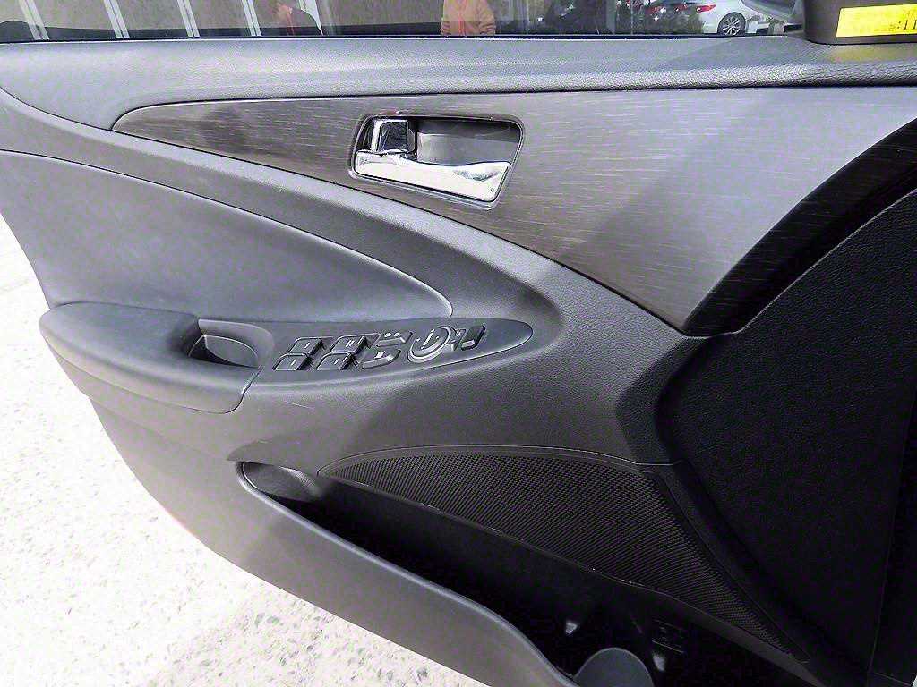 HYUNDAI Sonata - Vista 12