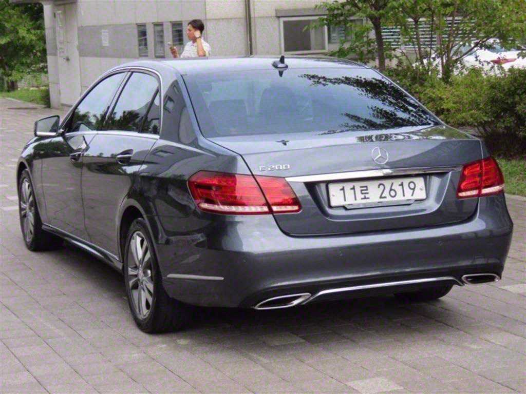 Mercedes Benz E class - Vista 4