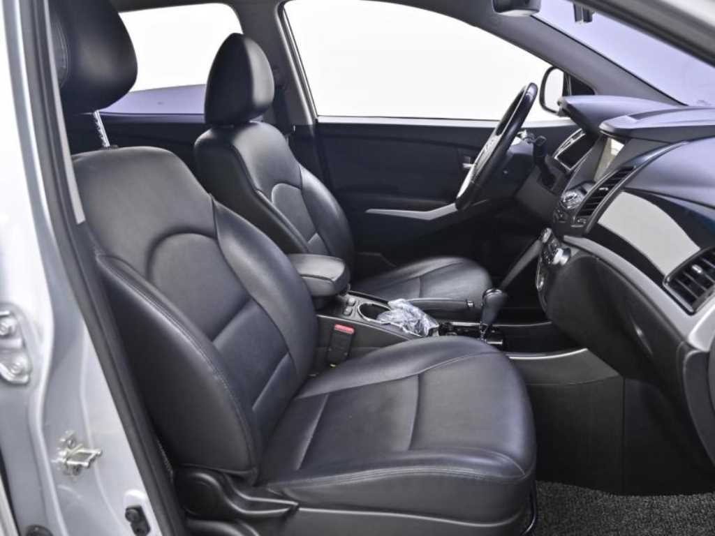 Ssangyong Korando - Vista 10