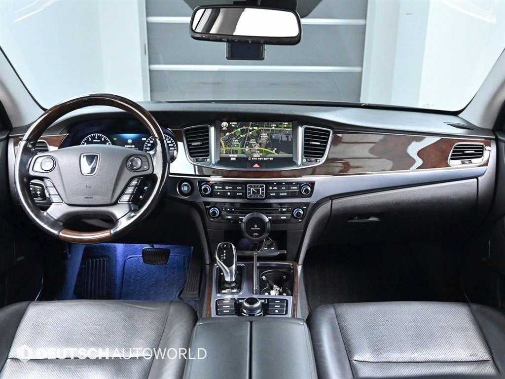 HYUNDAI Equus - Vista 7