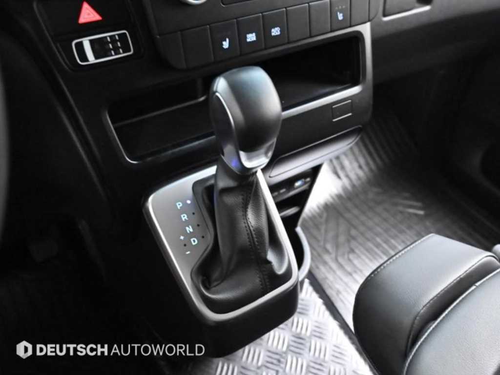 HYUNDAI Staria - Vista 9