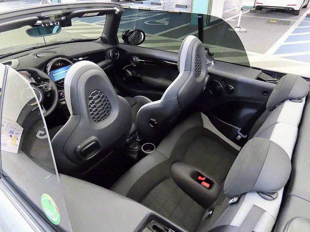 Mini Cooper Convertible - Vista 12
