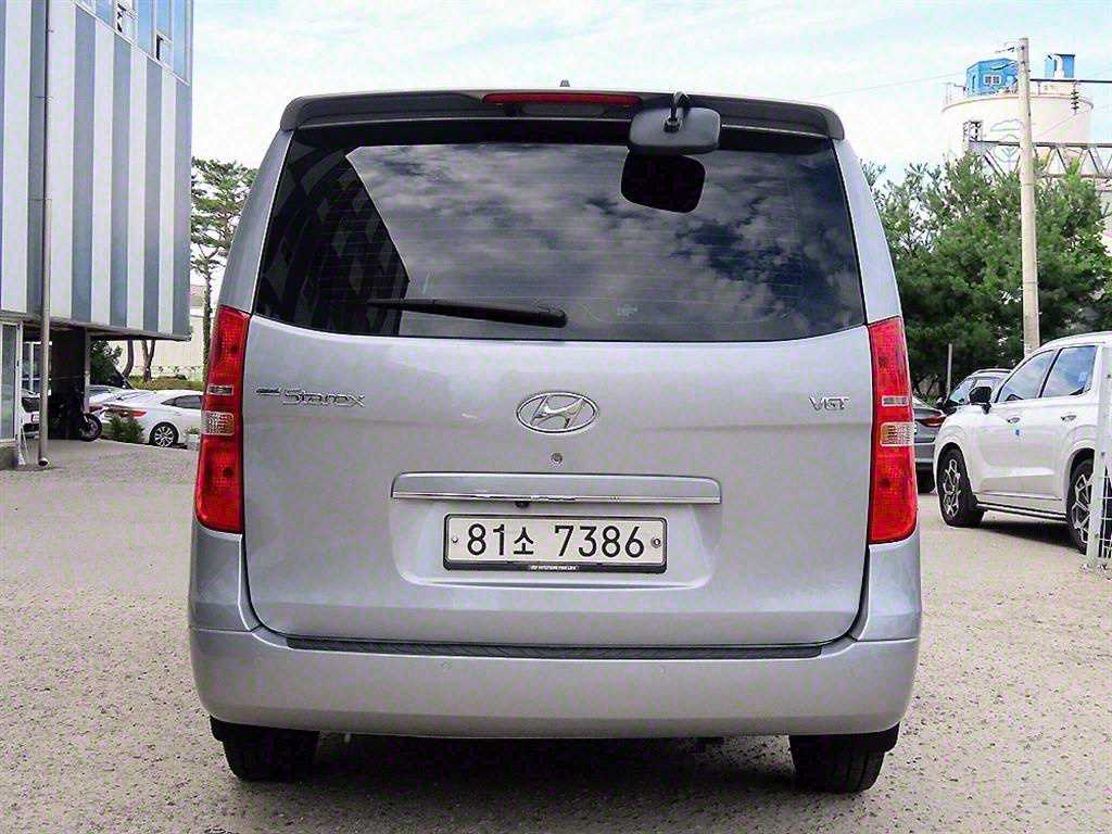 HYUNDAI Starex - Vista 4