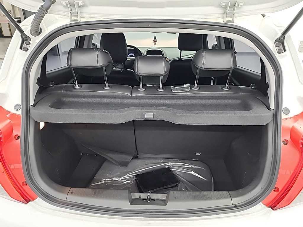 Chevrolet Spark 2021 Blanco - Importación desde Corea - HF Imports Iquique - Foto 18