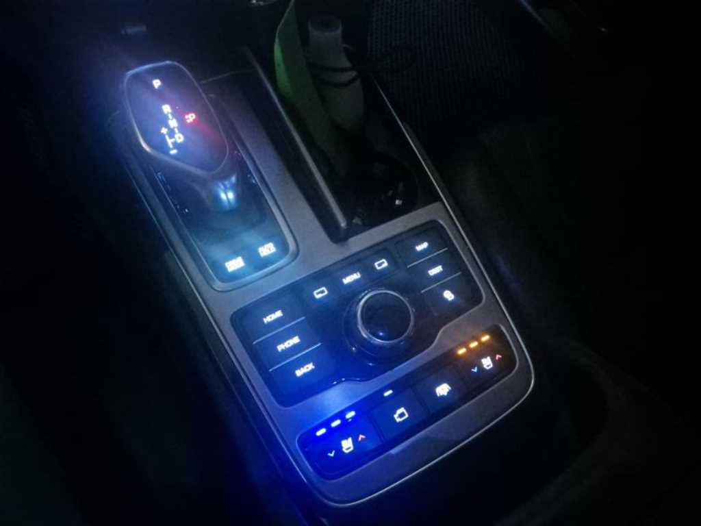 HYUNDAI Equus - Vista 8