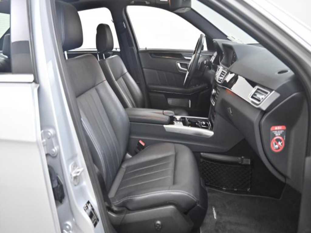 Mercedes Benz E class - Vista 10