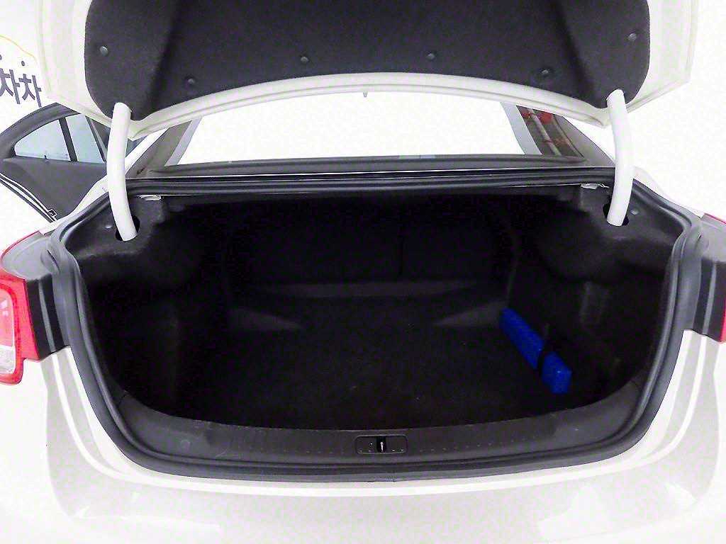 Chevrolet Malibu - Vista 5