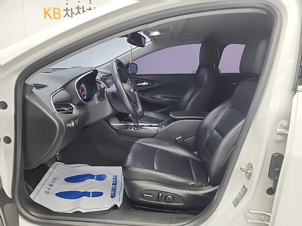 Chevrolet Malibu - Vista 11