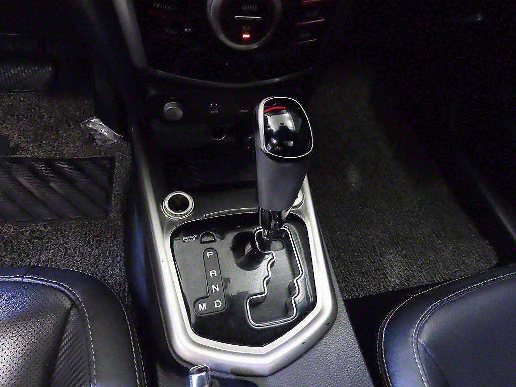 Ssangyong Tivoli - Vista 12