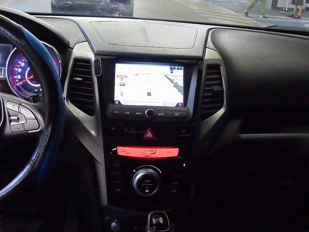 Ssangyong Tivoli - Vista 11