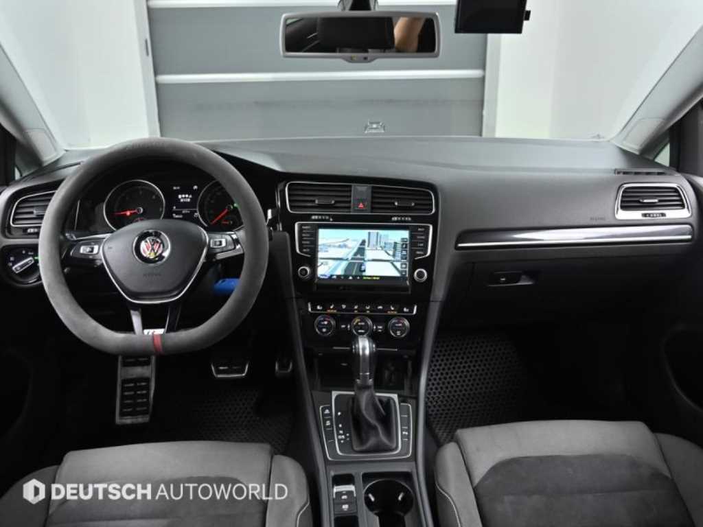 Volkswagen Golf - Vista 7