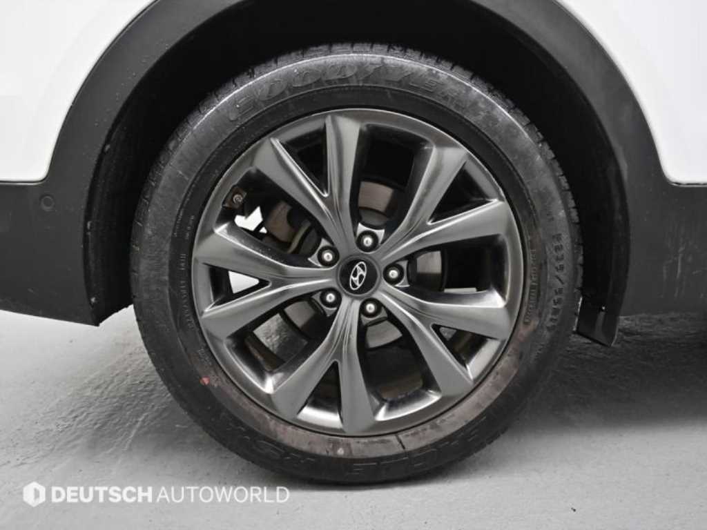 HYUNDAI Santa Fe - Vista 5