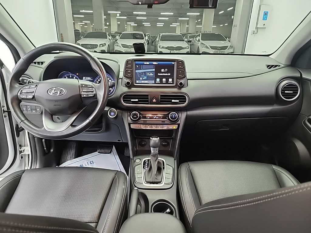 HYUNDAI Kona - Vista 7
